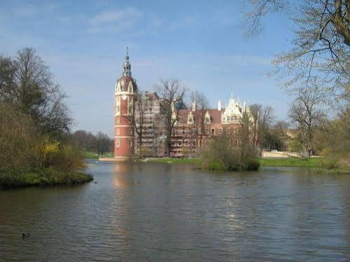 Am Schlossbrunnen Bad Muskau Exterior foto